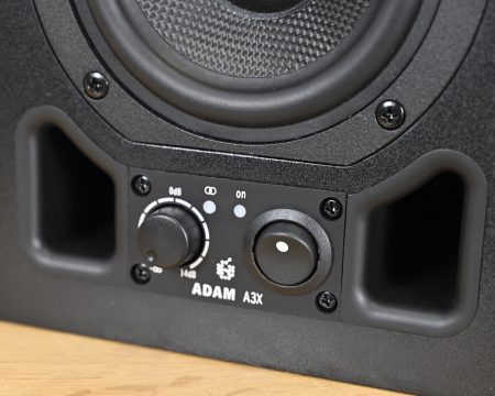 ADAM Audio A3Xスイッチ